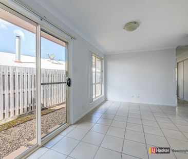 Large Private Duplex Close to Schools, Shops & Transport 4 Bed, 2 B... - Photo 3