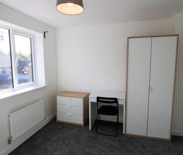 5 bedroom private hall to rent - Photo 3