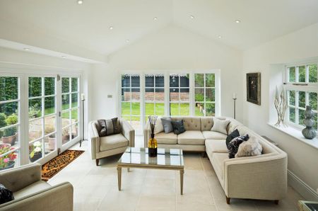 9 bedroom manor house to rent - Photo 2