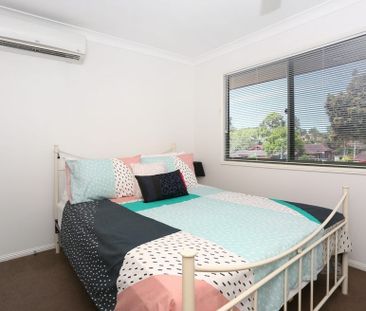 Walk to Uni & Hospital | Air-Con + Pool | Townhouse - Photo 2