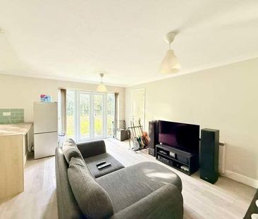 Ford Court, Beaulieu Road, SO45 - Photo 3