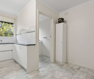 2/11 Leopold Crescent, Mont Albert. - Photo 6