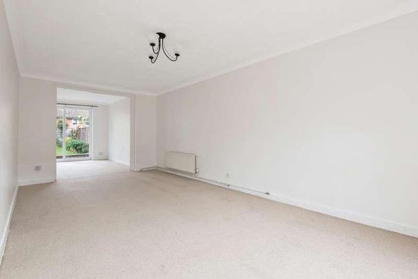 Bullbrook, Bracknell, RG12 - Photo 1