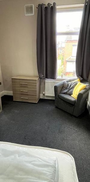 1 bedroom in a house share to rent - Photo 1