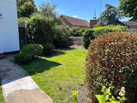 3 bed house in Ardsheal Road, Worthing - Photo 1