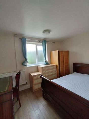 4 bedroom semi-detached house to rent - Photo 4