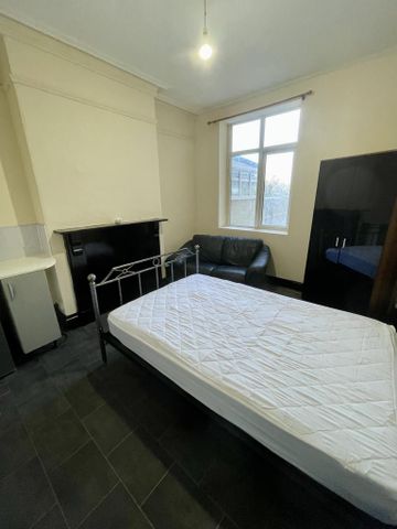 7 bedroom terraced house to rent - Photo 4