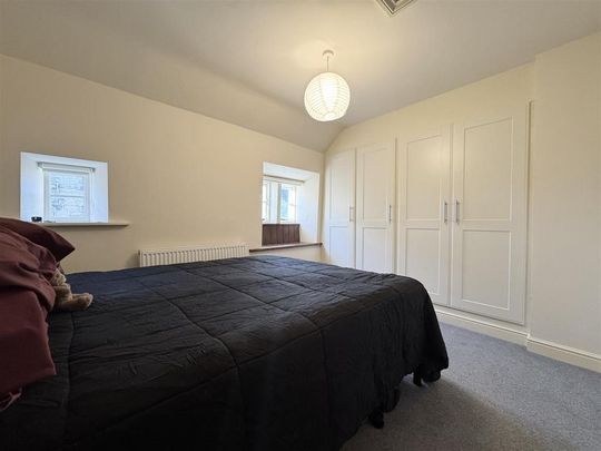 1 bedroom character property to rent - Photo 1