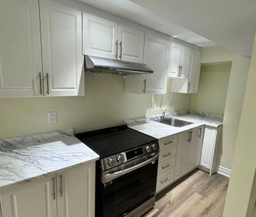 Detached Home For Lease | X9265058 - Photo 5