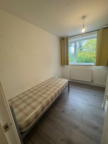 2 Bed Flat, Miranda Court, M5 - Photo 4