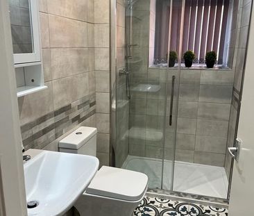 Bedsit, George Street, M25 - Photo 1