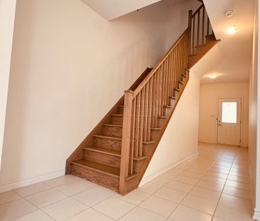 For Lease - 70 Chicago Lane, Markham, Ontario - Photo 4