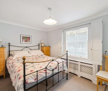 A bright and spacious two bedroom house to short let in the heart o... - Photo 6