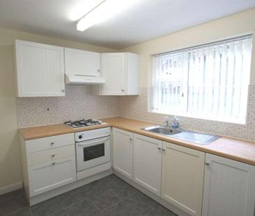 2 bedroom end of terrace house to rent - Photo 6
