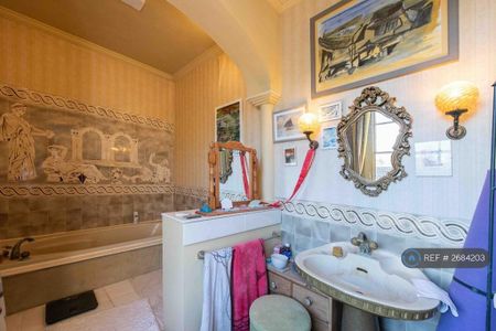 1 bedroom in a house share to rent - Photo 5