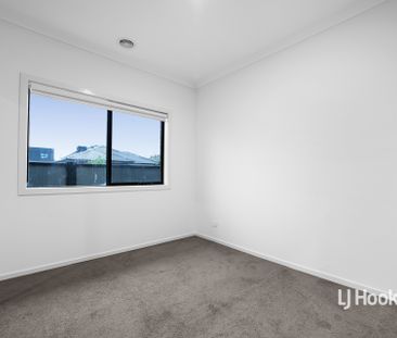 10 Alutu Road, Truganina VIC, Belconnen - Photo 3