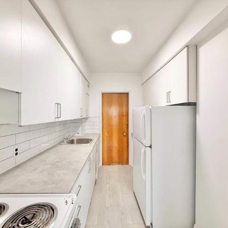 1 CH - 1 SDB - Westmount - $1,600 /mo - Photo 4