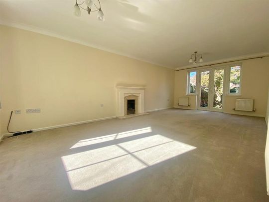 4 bedroom detached house to rent - Photo 1