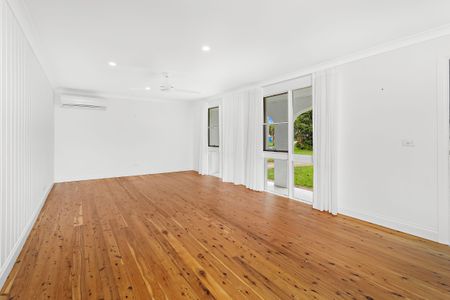 Luxurious Coastal Living in Kiama Heights - Photo 5