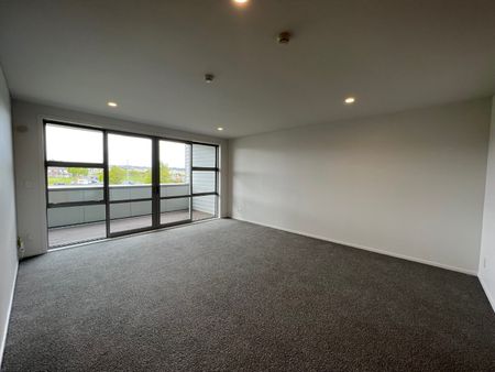Unit 2B, 63 Kestev Drive, Flat Bush, Auckland - Photo 2