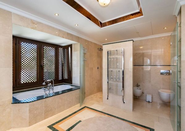 Luxury Villa for rent in Marbella Del Este, Andalusia