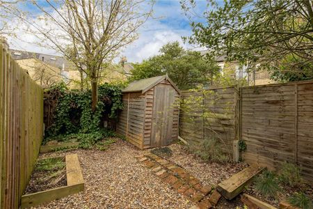 Two bedroom period property - Photo 5