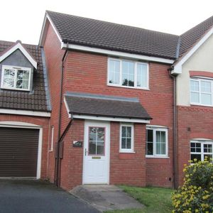 3 bedroom semi-detached house to rent - Photo 2