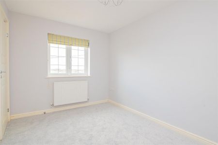 4 bed House - Detached To Let - Photo 3
