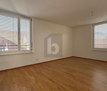 IN THE HEART OF HINWIL WITH A VIEW OF THE BACHTEL - Foto 2