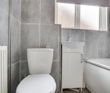 2 bedroom maisonette to rent - Photo 5