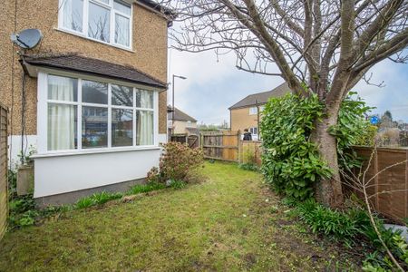 2 bedroom semi-detached house to rent - Photo 5
