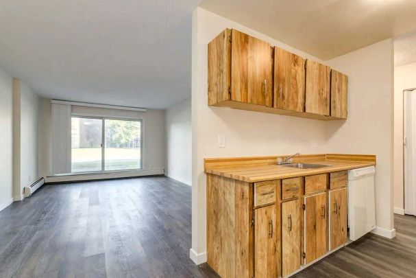 - 2 Bedroom at Westwind Apartments - Photo 1