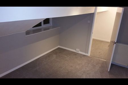 3 Bed Terraced House, Zoar Street, LS27 - Photo 3