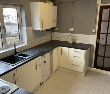 3 bedroom house - end terrace to rent - Photo 5