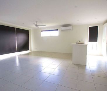 Great Layout, Comfortable Family Home - Photo 1