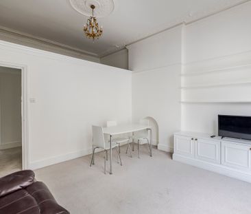 Campden Hill Gardens, Kensington, London, W8 - Photo 3