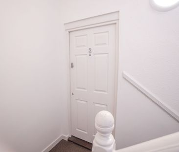 3 Bedroom Flat To Rent in Lansdowne - £1,350 pcm Tenancy Info - Photo 2