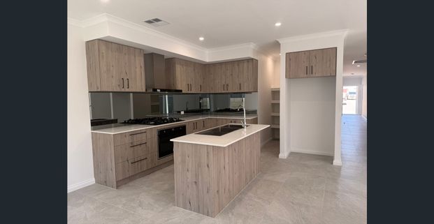 8 Lighthouse Grove, Madora Bay, WA 6210 - Photo 1