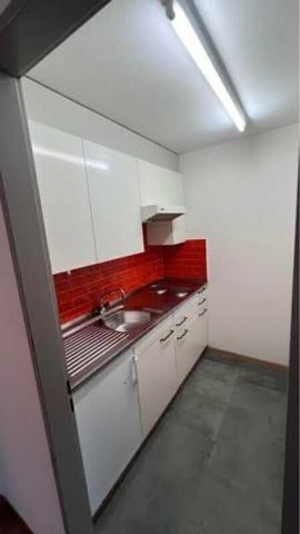 One and a half room apartment Charming old building - Photo 5