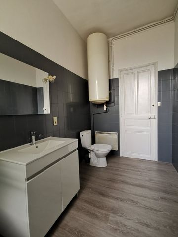 Location Appartement 3 pièces 71m² SAUMUR 49400 - Photo 3