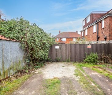 Poolstock Lane, Wigan, WN3 - Photo 3