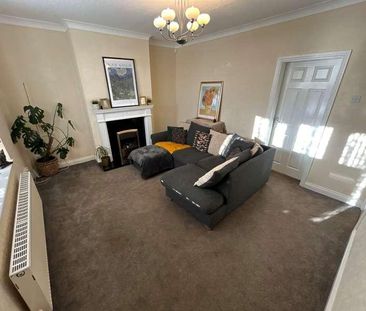 Grove Avenue, Halesowen, B63 - Photo 1