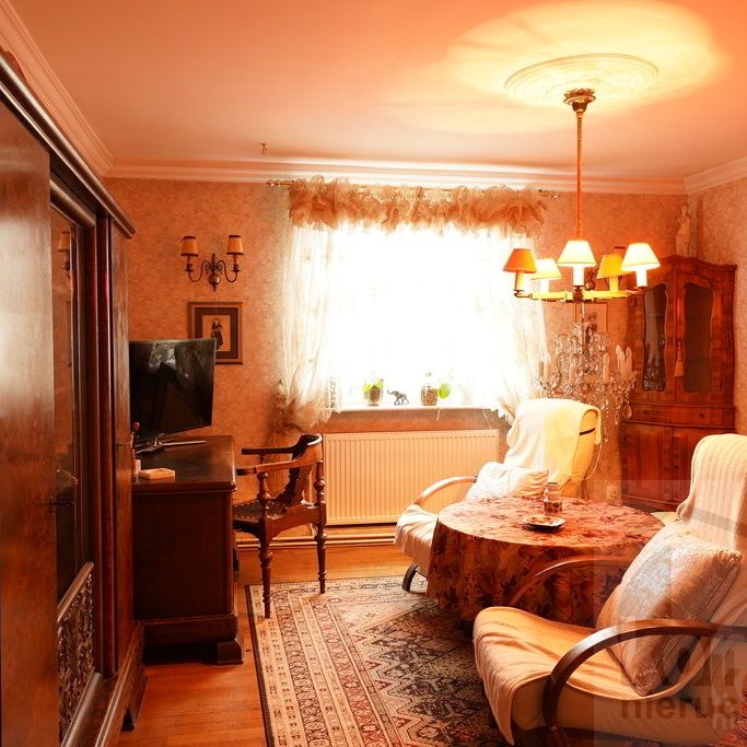 KLIMATYCZNE MIESZKANIE W KAMERALNYM BUDYNKU - Photo 1