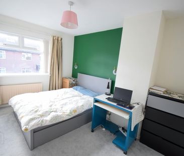 19 Ravenhill Court, BT68FS, Belfast - Photo 4