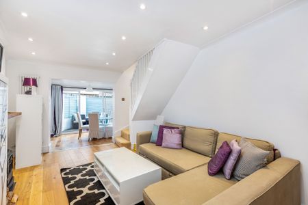 Caxton Road, London, W12 - Photo 2