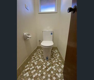 Tidy Three Bed House for Lease in Ingleburn - Photo 3