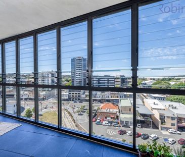 Spectacular Penthouse Level Apartment with Stunning Views to Merewe... - Photo 4