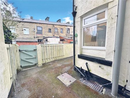 2 bedroom terraced house to rent - Photo 2