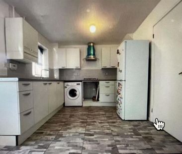 3 bedroom end of terrace house to rent - Photo 5