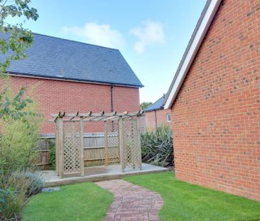 4 bedroom detached house to rent - Photo 4